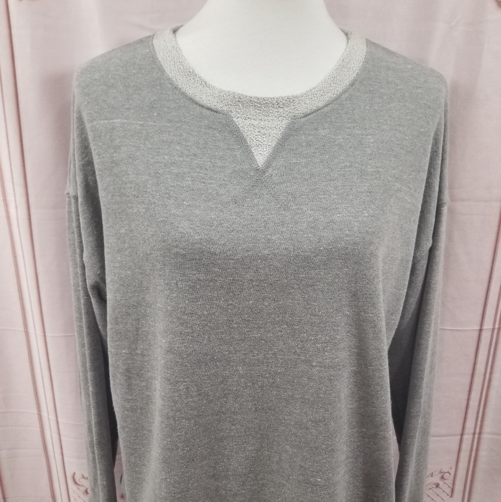 NWT Womens Everleigh Gray Distressed Sweatshirt,LG